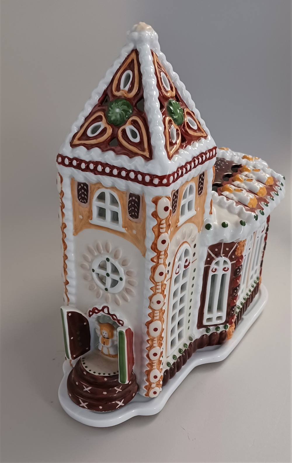 A large Villeroy and Boch ceramic tea light holder in the form of a Christmas gingerbread church - Image 2 of 2