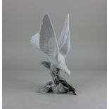A Lladro porcelain model of a bird No. 4550 Tortola, 28.5cm high, boxed