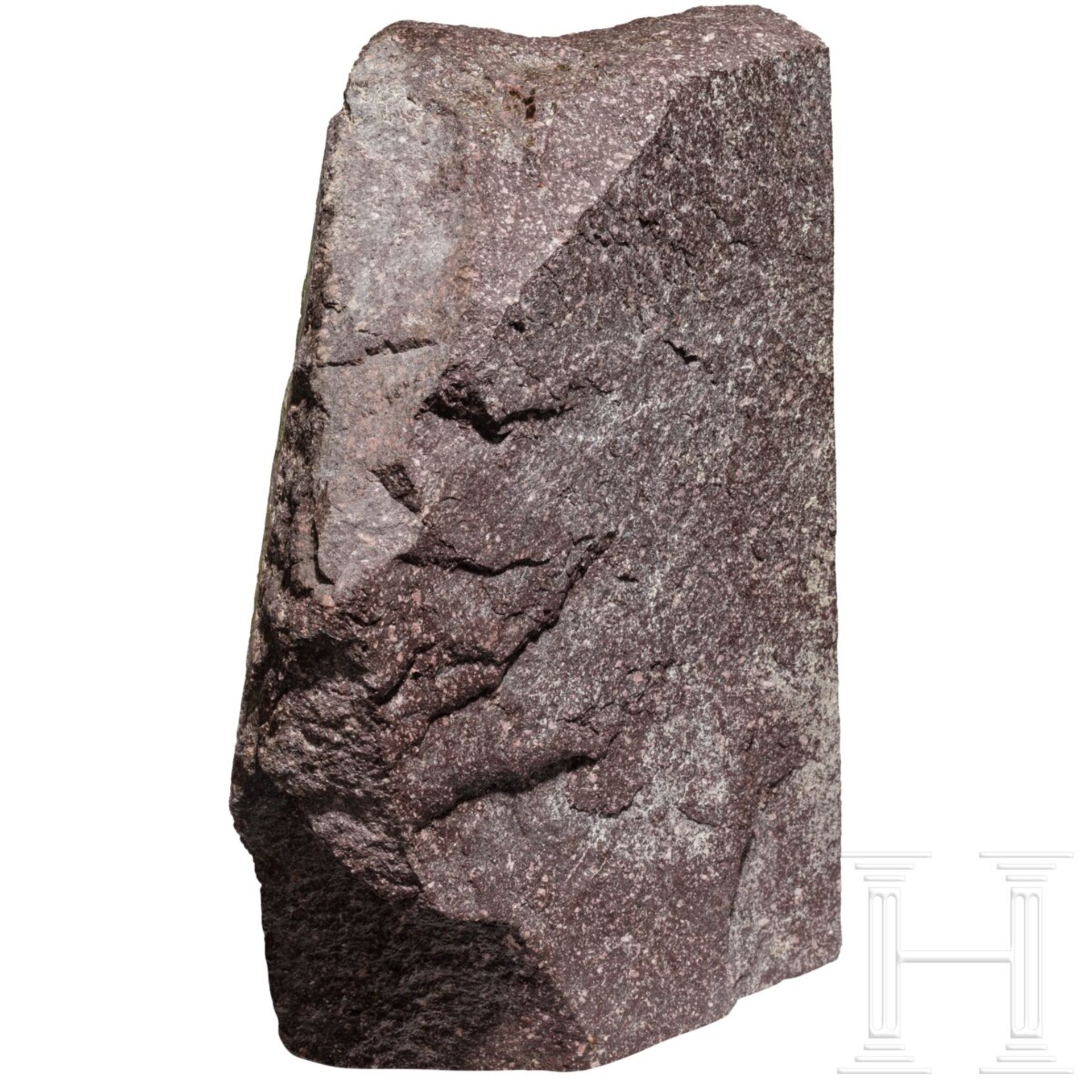 Porphyr-Fragment eines Sockels oder Gebäudes, römisch, 1. - 3. Jhdt. - Image 4 of 5