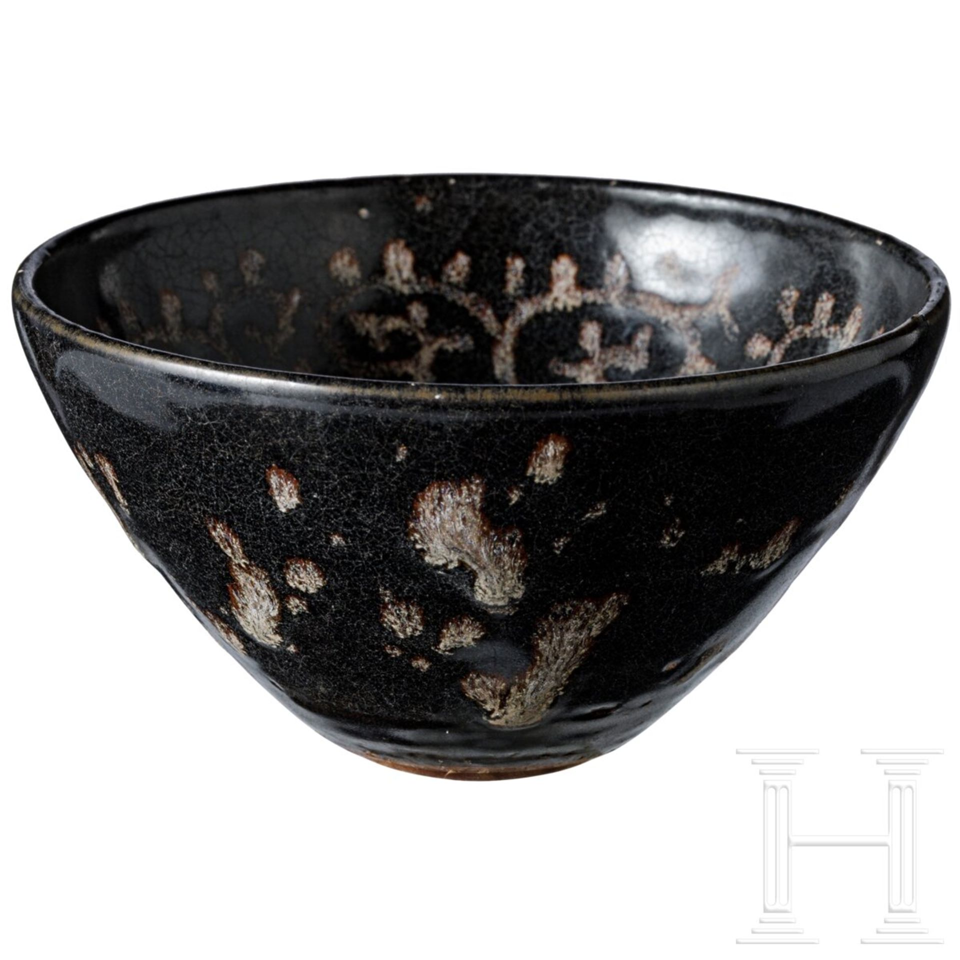 Sehr seltene Teeschale, bemalt im Jizhou-Tixi-Stil, südliche Song-/Yuan-Dynastie, 13. - 14. Jhdt. - Bild 4 aus 14