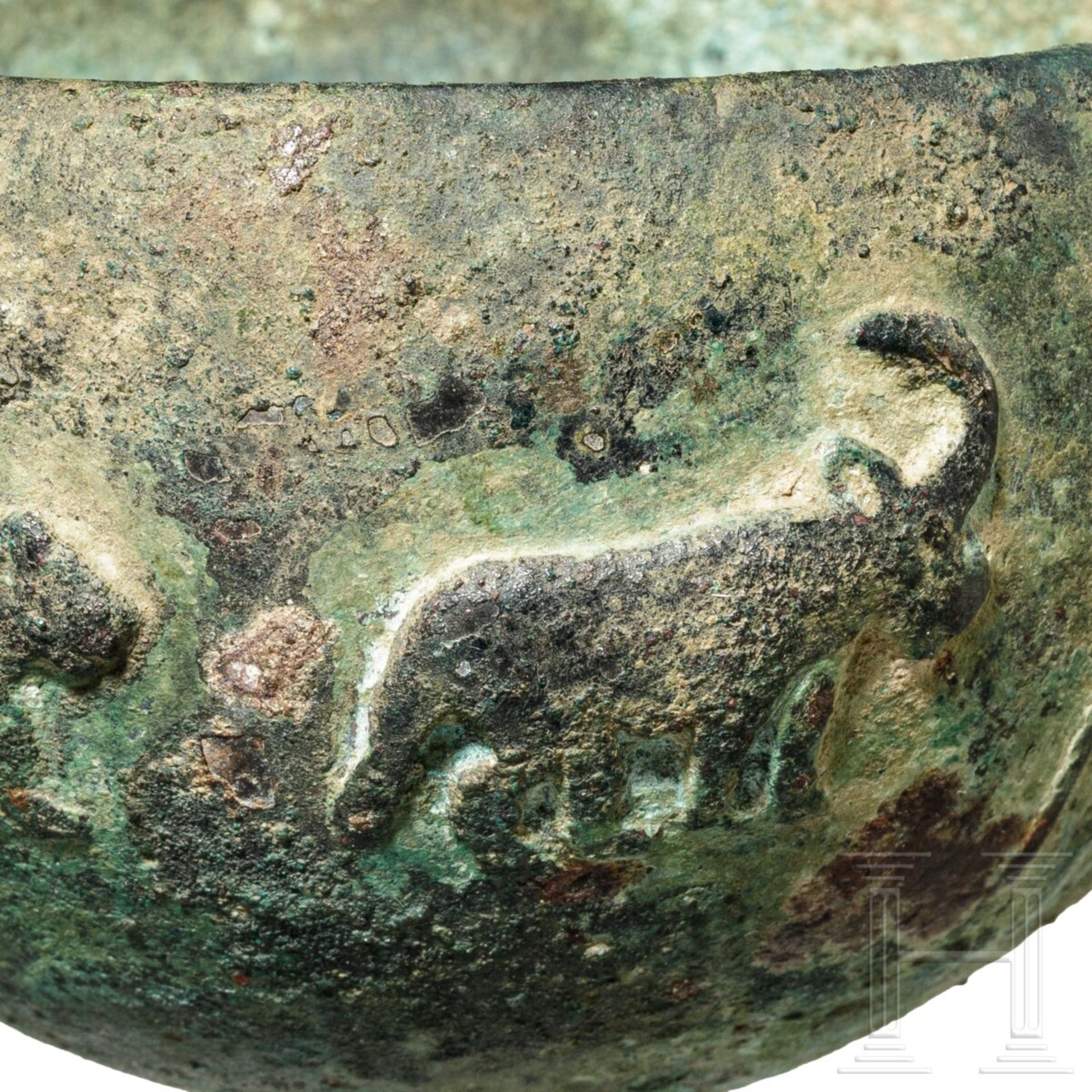 Bronzeschale mit Tierreliefs, elamitisch, 2. Jtsd. v. Chr. - Image 8 of 8