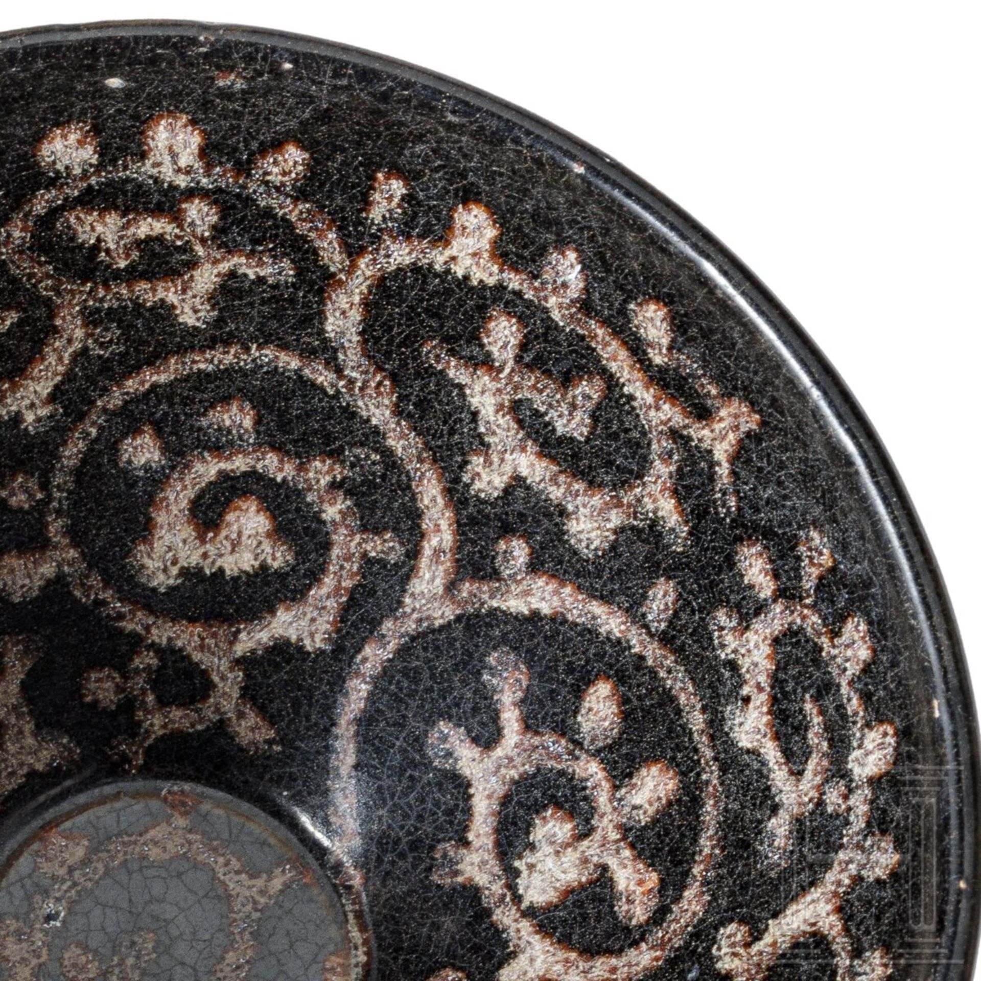 Sehr seltene Teeschale, bemalt im Jizhou-Tixi-Stil, südliche Song-/Yuan-Dynastie, 13. - 14. Jhdt. - Bild 6 aus 14
