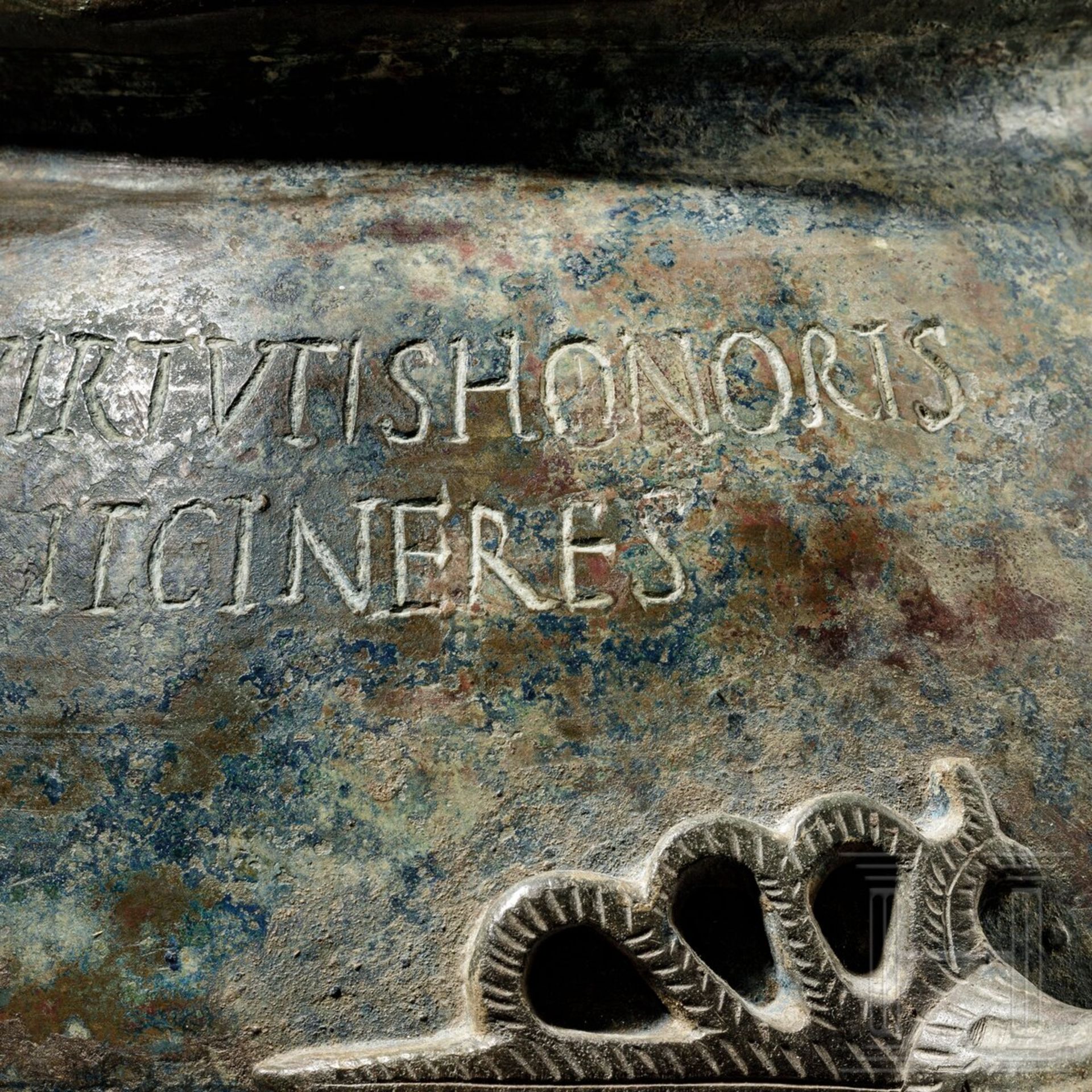 Bronzeurne mit kalligraphisch ausgefeiltem, tiefsinnigem Epigramm, römisch, 1. - 2. Jhdt. - Bild 12 aus 12