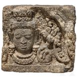 Relief mit dem Kopf des Bodhisattva, Java, Indonesien, 9. Jhdt.