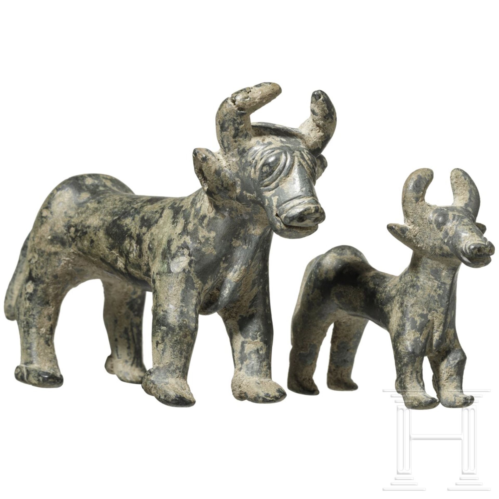 Ein Paar Bronze-Stiere, Kaluraz, Gilan, Nord-Iran, 3. Jtsd. v. Chr.  - Bild 2 aus 6