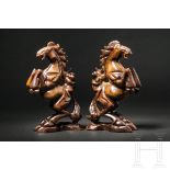 Zwei große Jadeit-Figuren "Äffchen mit Pferd", China, 20. Jhdt.