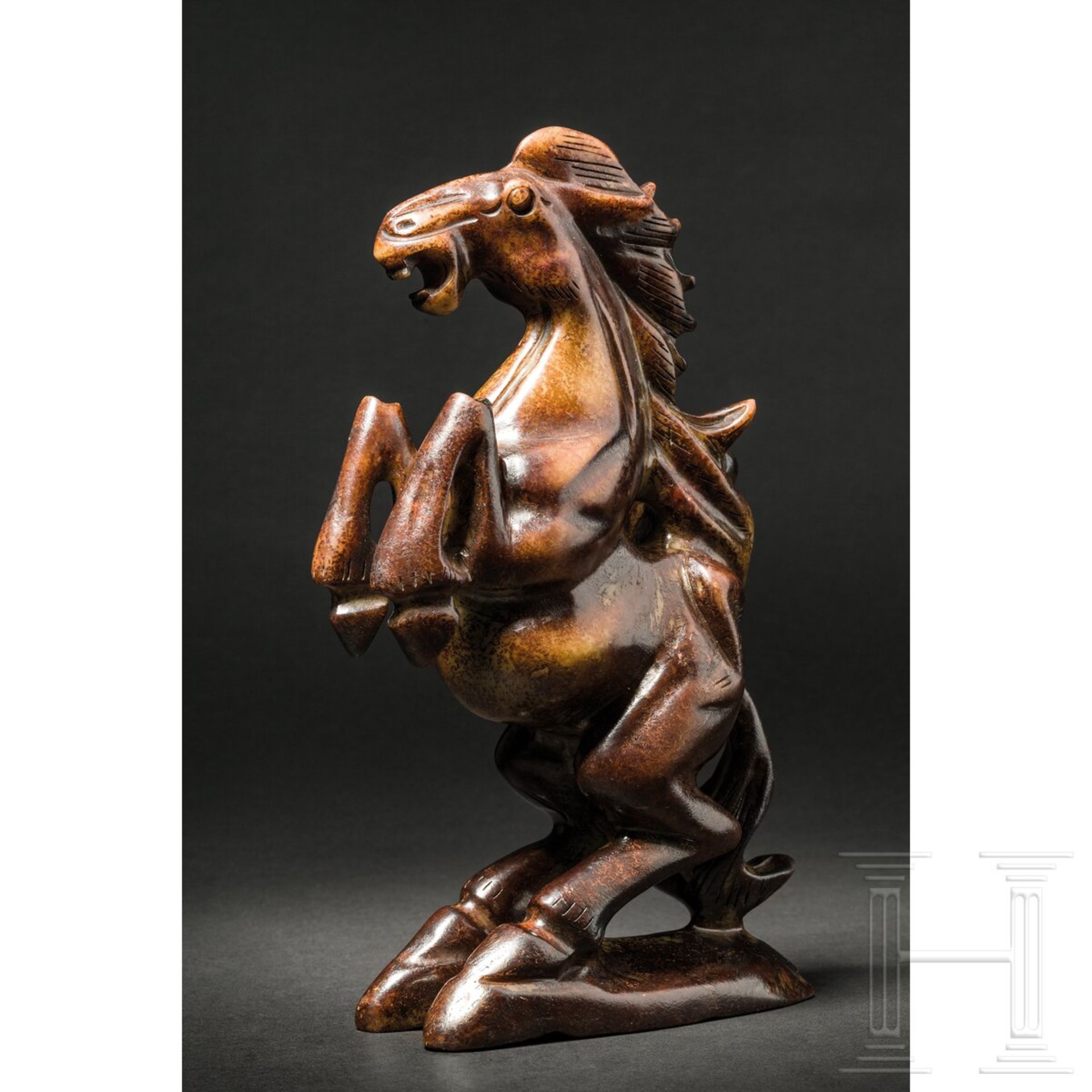 Zwei große Jadeit-Figuren "Äffchen mit Pferd", China, 20. Jhdt.  - Bild 4 aus 7