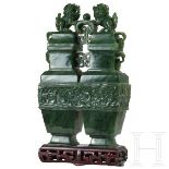 Doppelvase aus Spinat-Jade, China, 20. Jhdt.