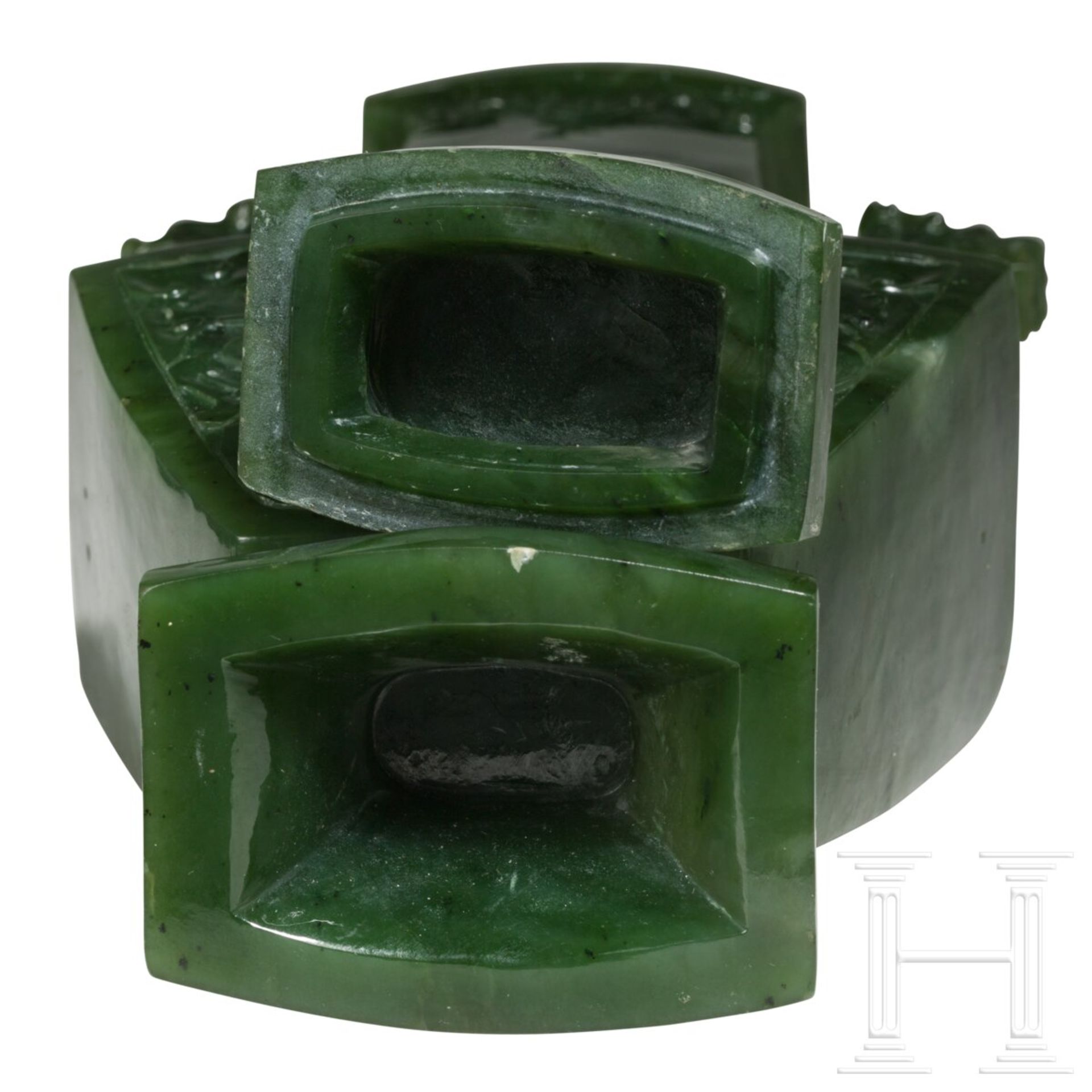 Jade-Vase mit Drachenhenkeln, China, 20. Jhdt. - Image 3 of 3
