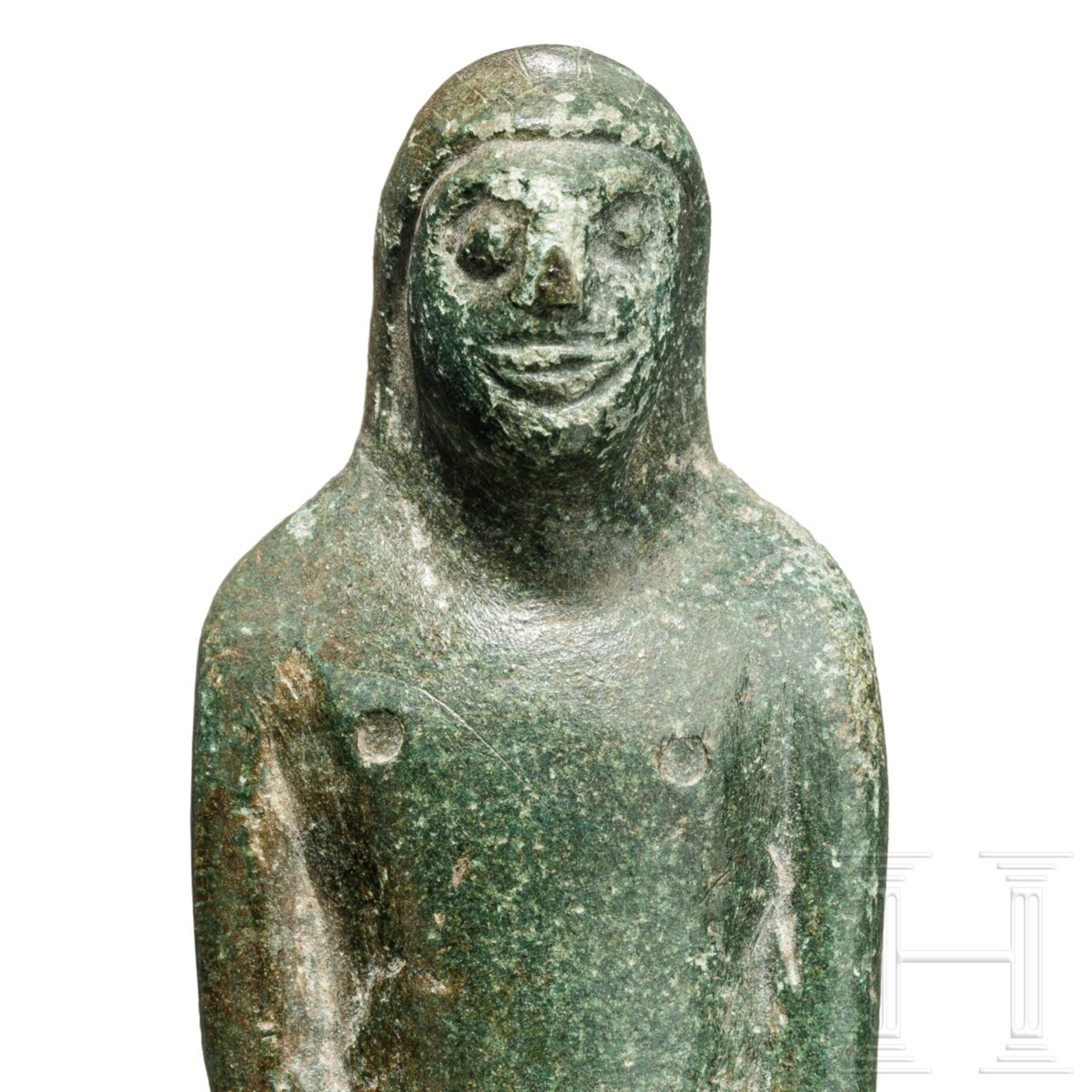 Bronzene Kore, etruskisch, 5. Jhdt. v. Chr.  - Bild 4 aus 4