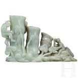 Dreiteilige Bambus-Vase aus Jade, China, 20. Jhdt.