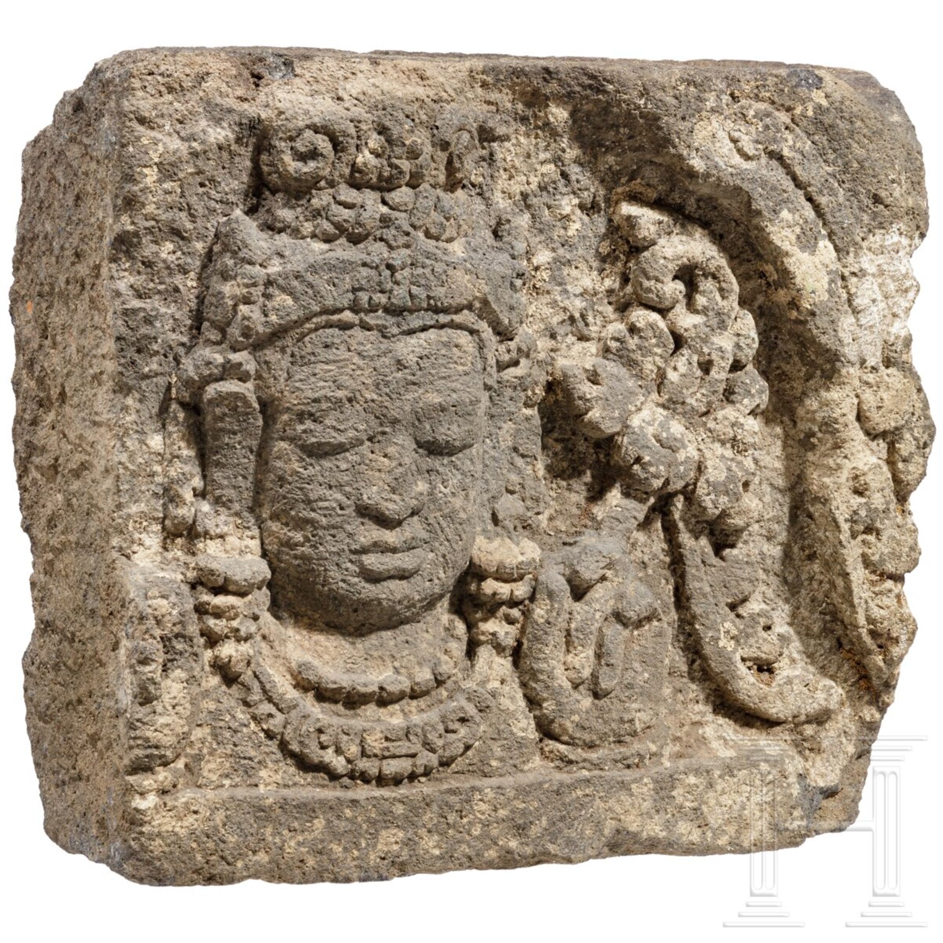 Relief mit dem Kopf des Bodhisattva, Java, Indonesien, 9. Jhdt. - Image 3 of 5