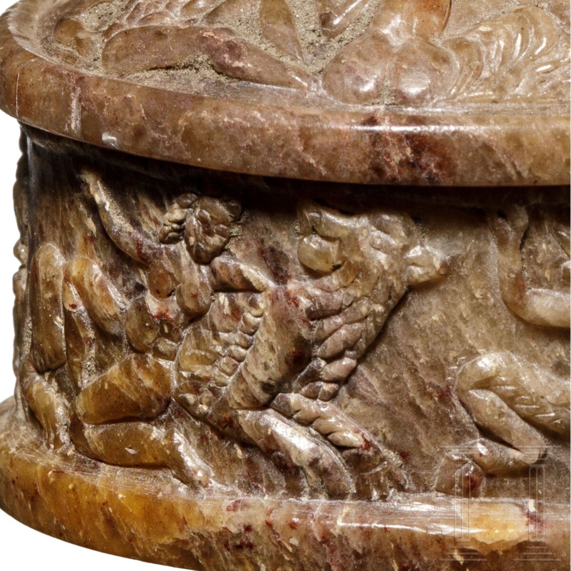 Seltene reliefverzierte Marmor-Pyxis, römisch, 1. Jhdt. v. Chr. - 1. Jhdt. n. Chr.    - Bild 6 aus 6
