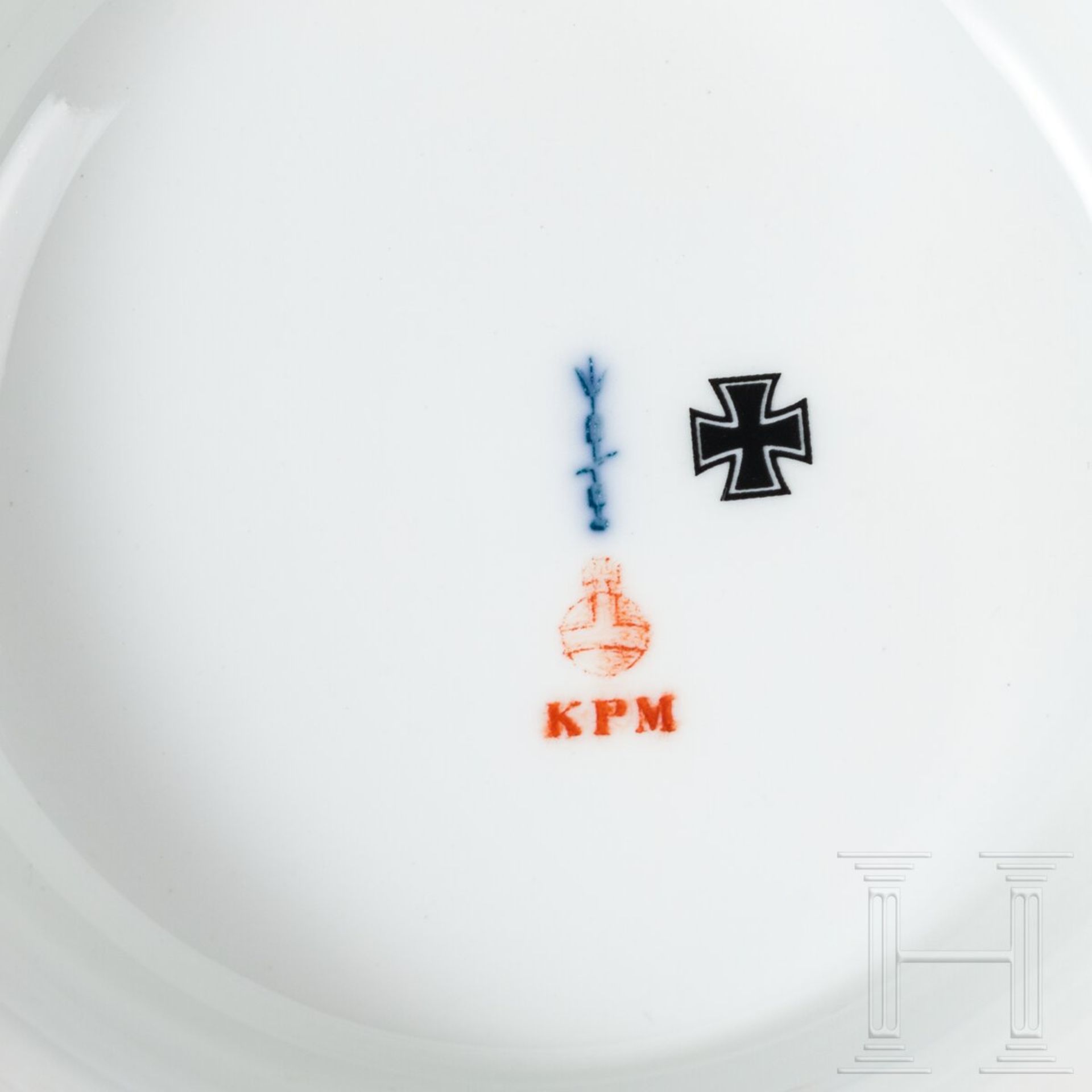 Bedeutendes KPM-Speiseservice für zwölf Personen eines Pour le Mérite-Trägers aus dem 1. Weltkrieg - Image 18 of 18