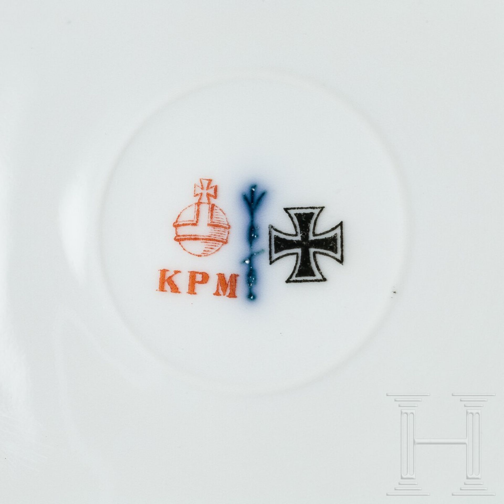 Bedeutendes KPM-Speiseservice für zwölf Personen eines Pour le Mérite-Trägers aus dem 1. Weltkrieg - Image 7 of 18