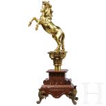Vergoldete Bronzefigur eines steigenden Pferdes, 19. Jhdt., ähnlich den Fahnenspitzen für Truppen de