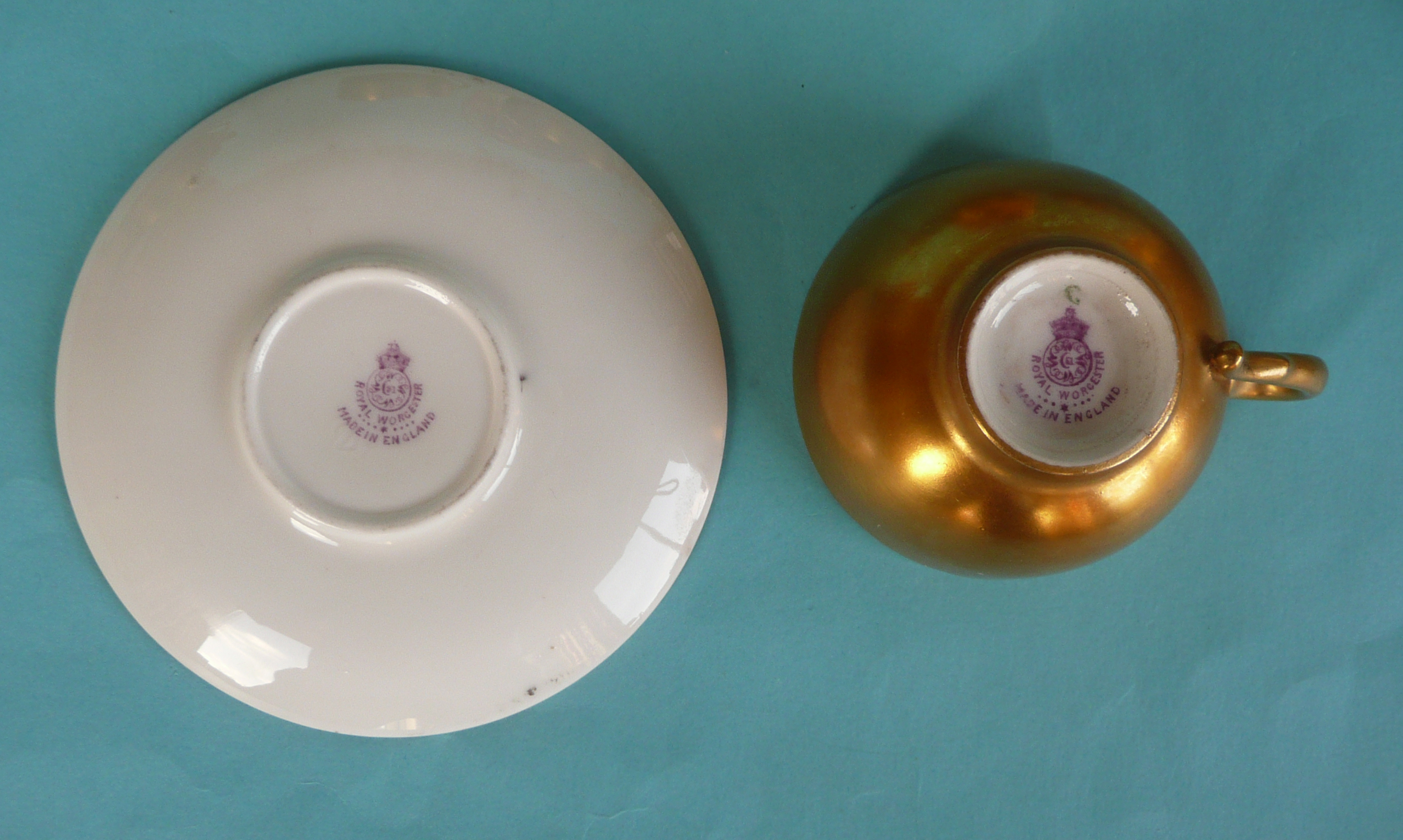 A good Royal Worcester miniature tea set comprising six cups and saucers each well painted - Image 4 of 5