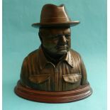 (Political Commemorative commemorate) Winston Churchill: a cold cast bronze portrait bust on wood