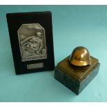 (Naval Military War Commemorative commemorate) A cast brass presentation piece on green marble