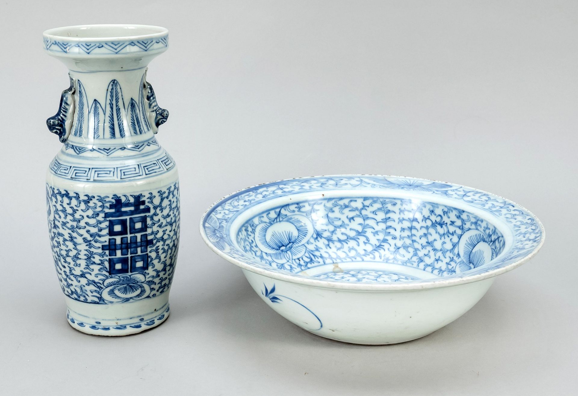 Blau-weiße Vase und Schale, Ch