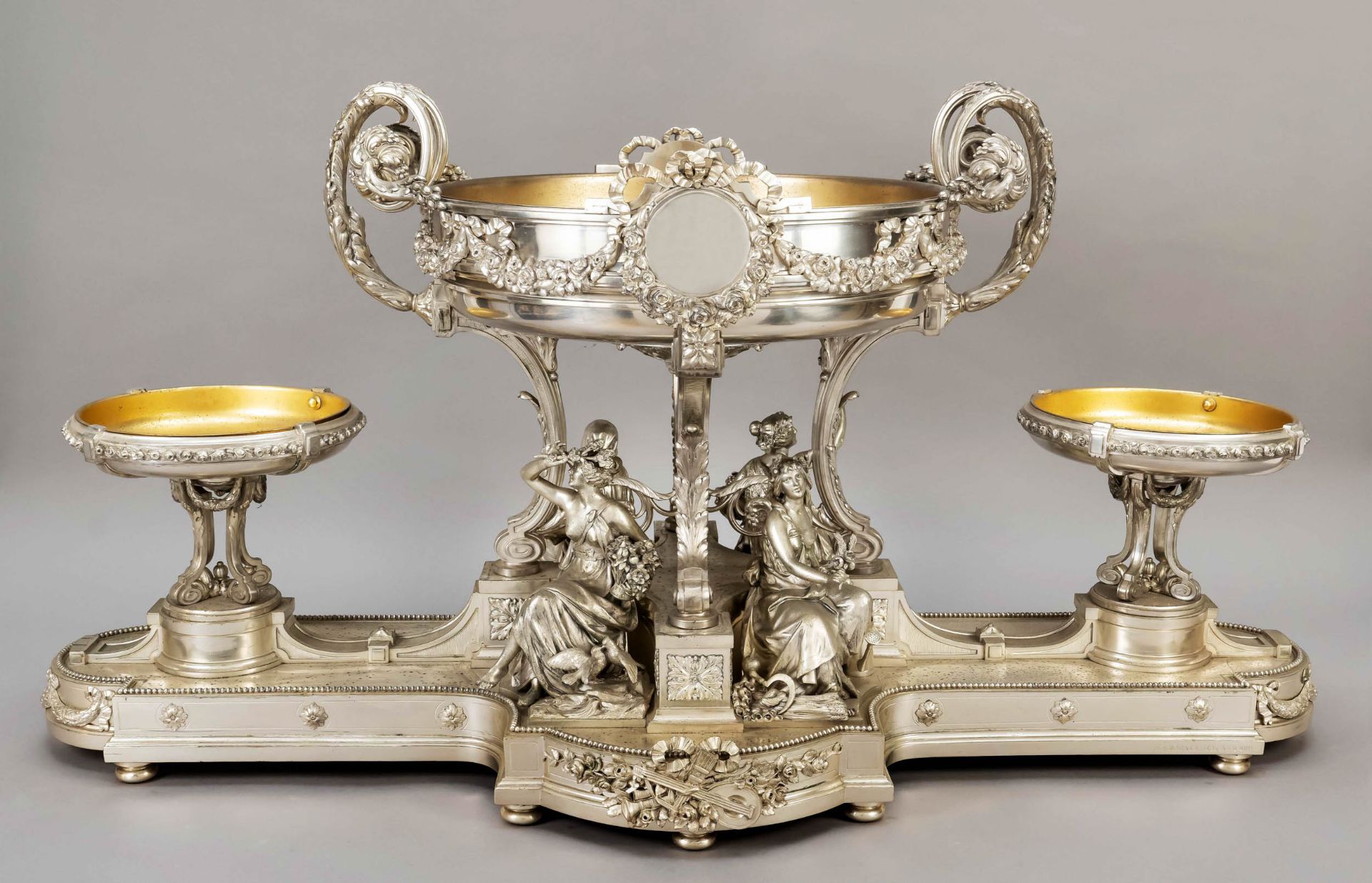 Very large centerpiece, German, circa 1900, maker's mark Sy & Wagner, Berlin, silver 800/000, - Image 4 of 7