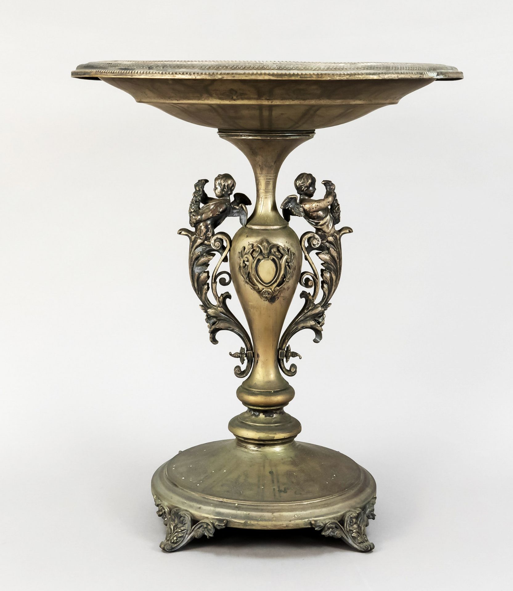 Large centerpiece, end of 19th century, silver tested, round vaulted stand on 4 decorated feet,