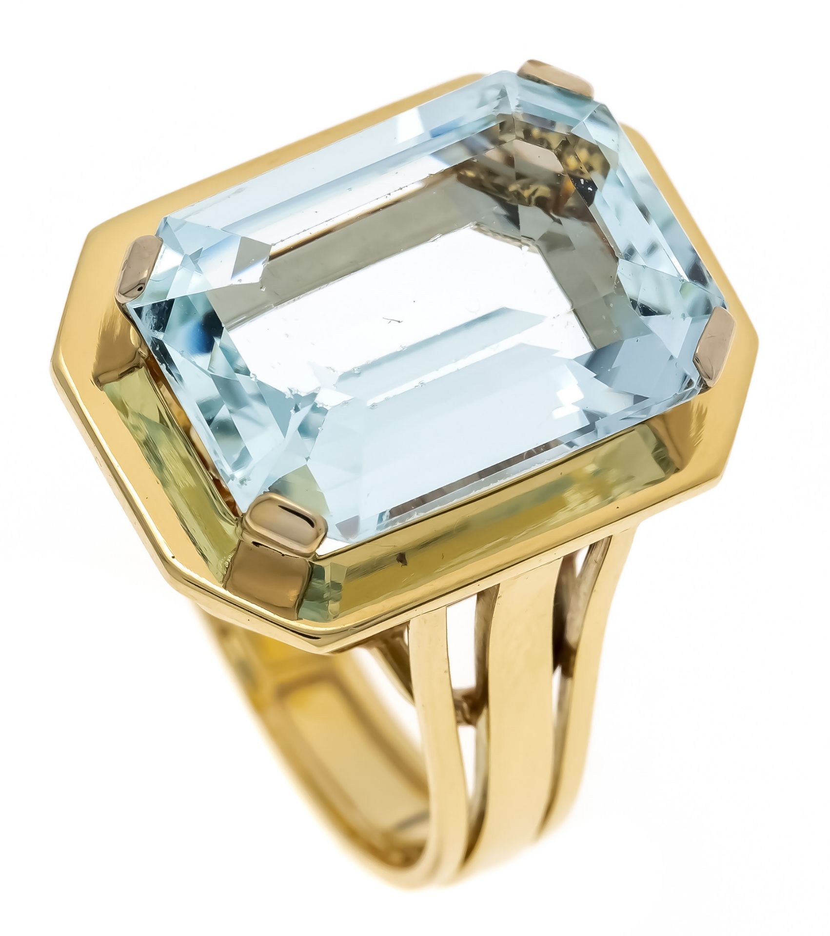 Aquamarine ring GG 585/000 with an emerald cut faceted aquamarine 15 x 11 in very good color and