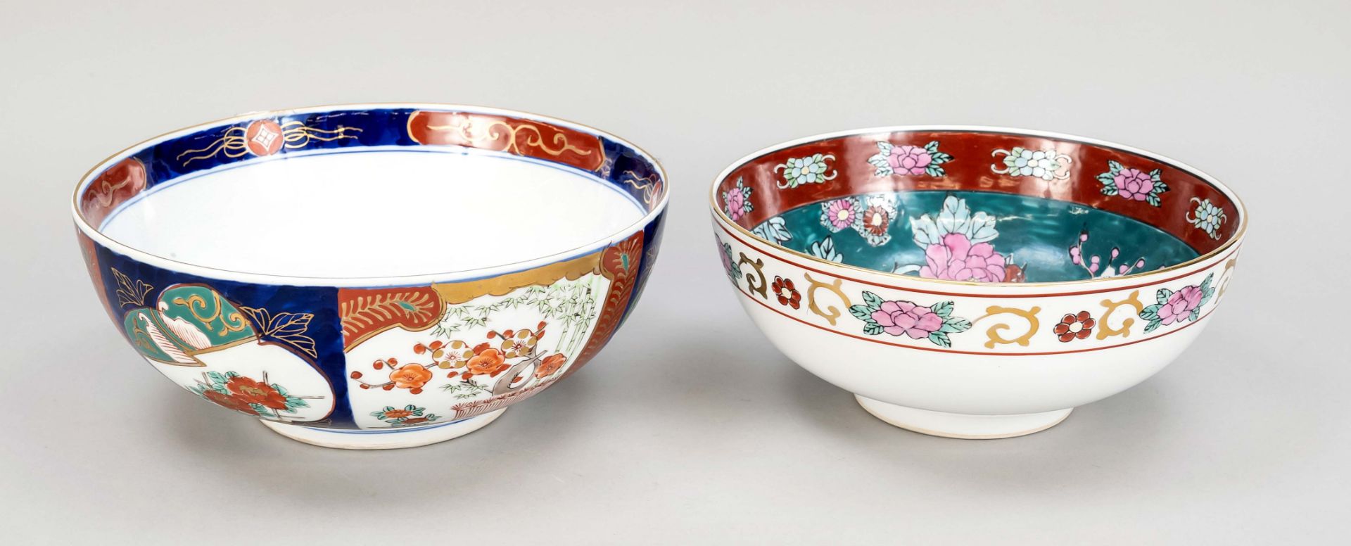 2 Imari bowls, Japan, 20th c., d. 25 & 28 cm - Image 2 of 2