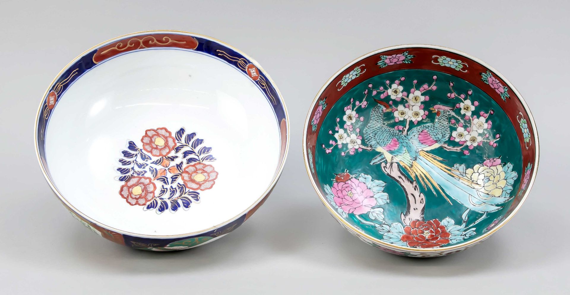 2 Imari bowls, Japan, 20th c., d. 25 & 28 cm