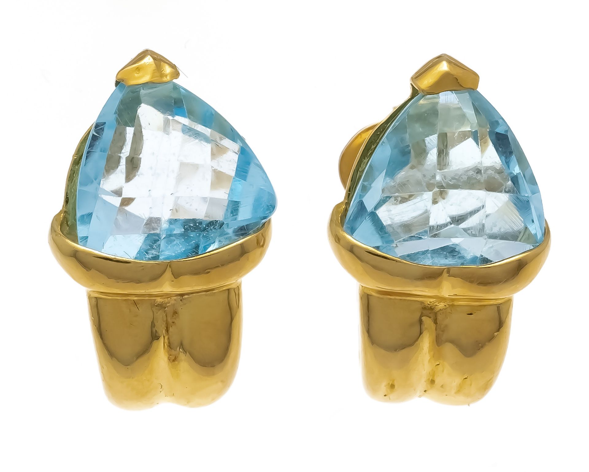 Blue topaz clip earrings GG 750/000 with 2 in triangular cushion cut faceted blue topaz 8,5 mm, l.