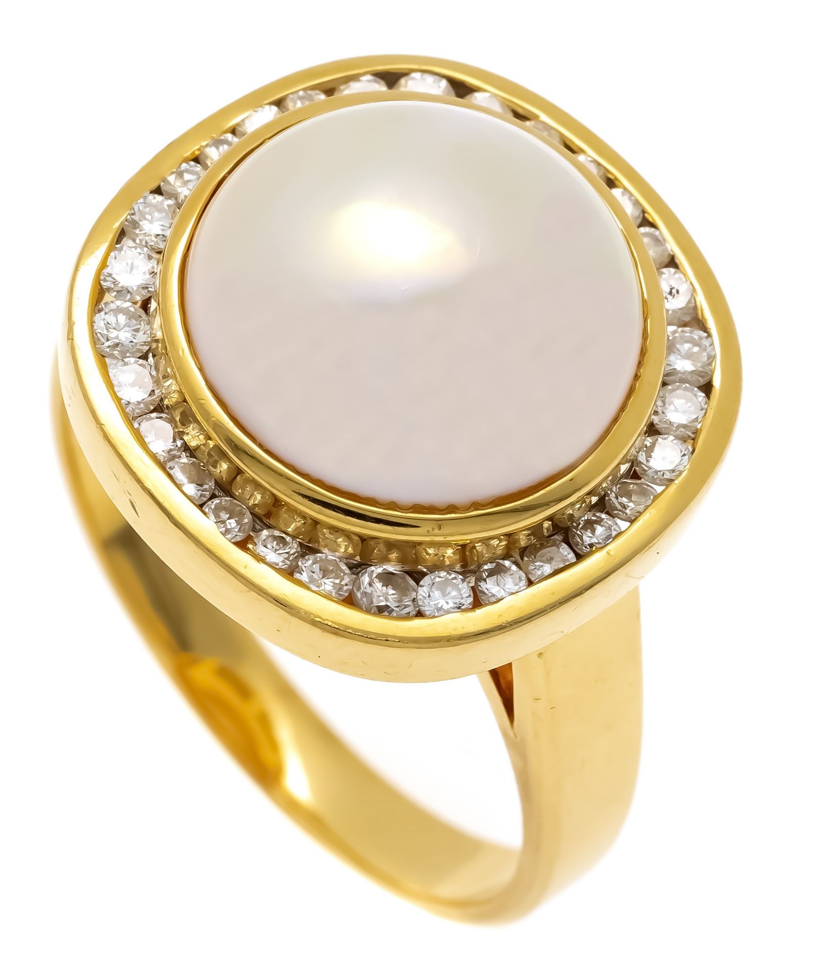 Mabé pearl diamond ring GG 750/000 with an excellent white mabé pearl 13 mm, with very very few