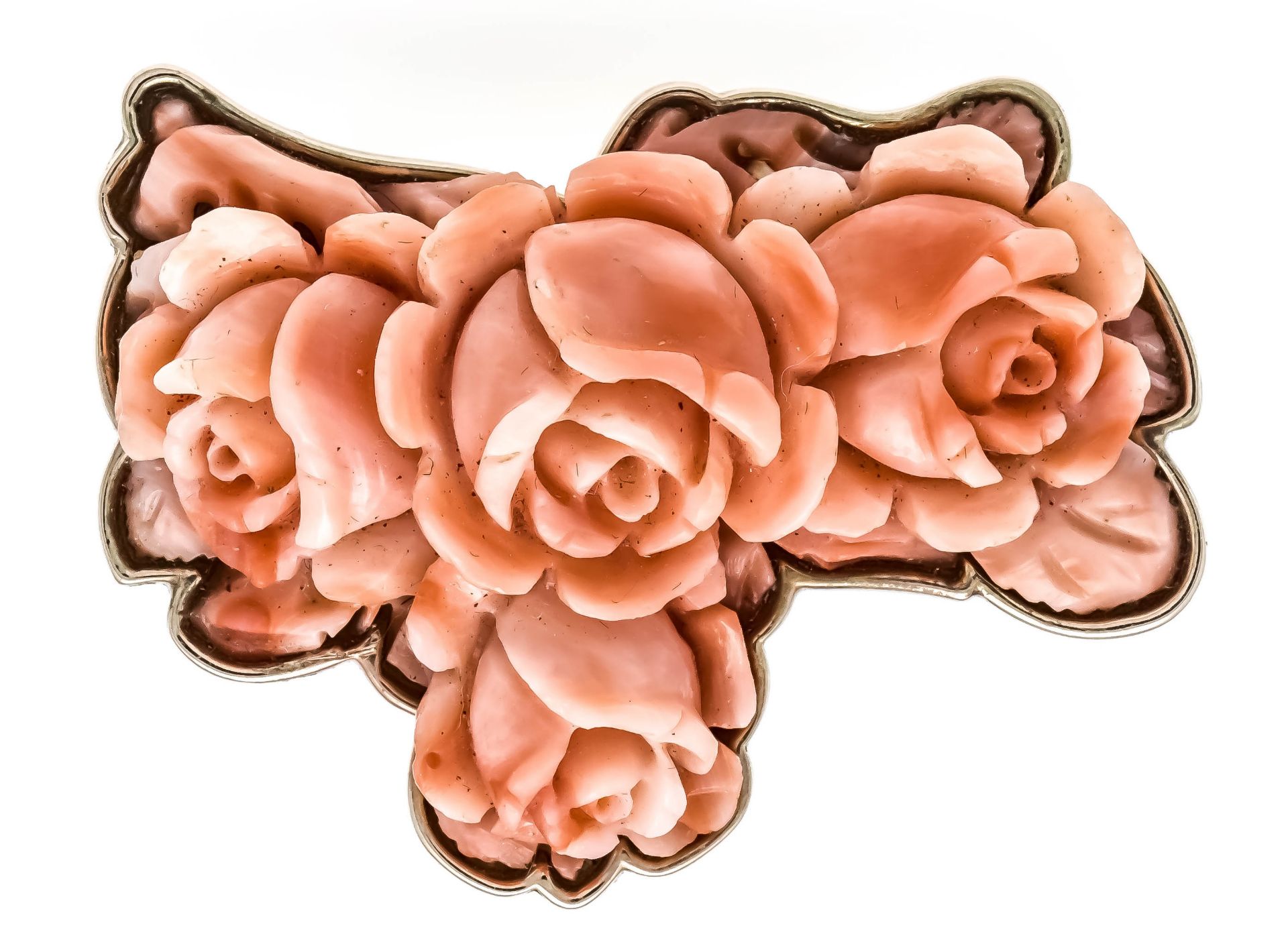 Coral clip GG 585/000 with a very fine and intricately carved rose petal shaped coral 43 x 31.5