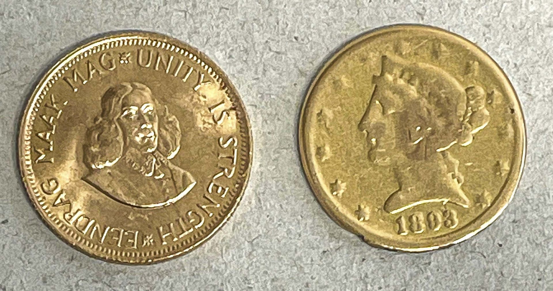 2 gold coins: 1x South Africa, 2 Rand, bust Jan van Riebeck, inscription Unity is strength Eendrag