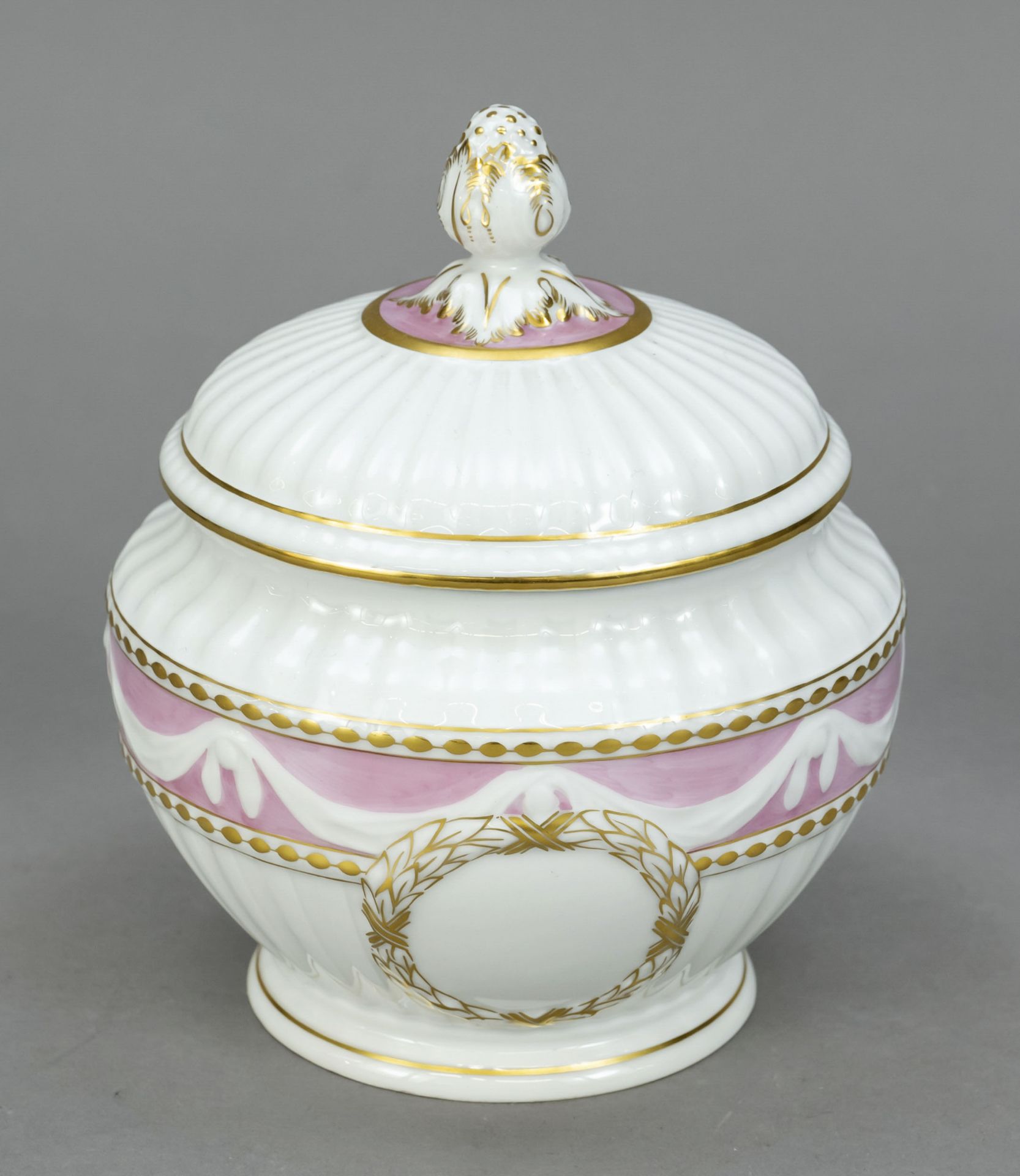 Bonbonnière, KPM Berlin, mark 1962-1992, 1st choice, green imperial orb mark, form Kurland, pink