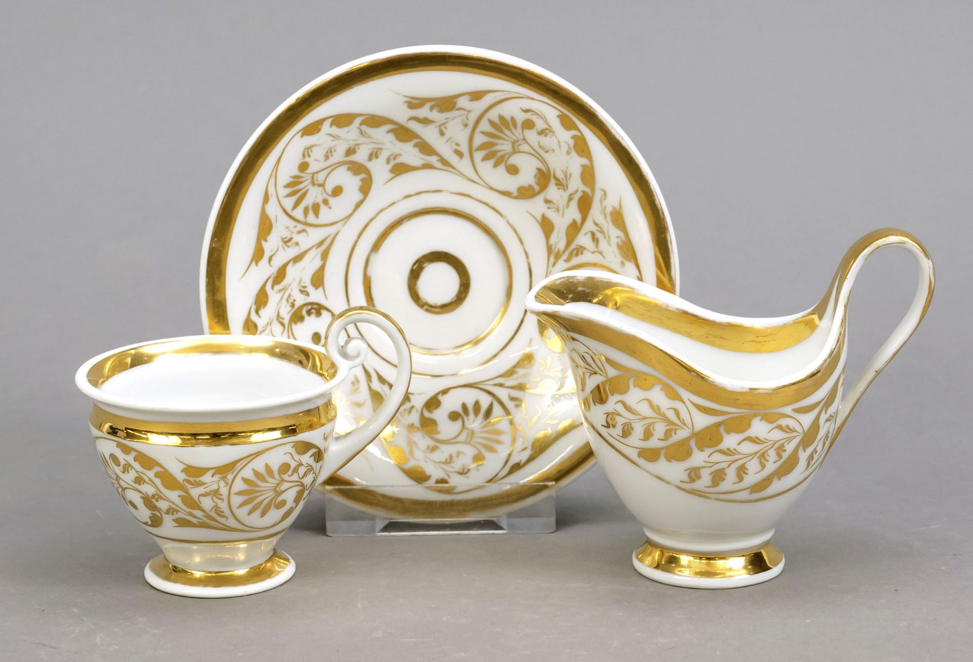 Demitasse with saucer and creamer, KPM Berlin, 1800-1830, bell-shaped cup with volute handle, gold