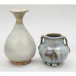 2 Vasen, China, wohl Yuan/Ming-