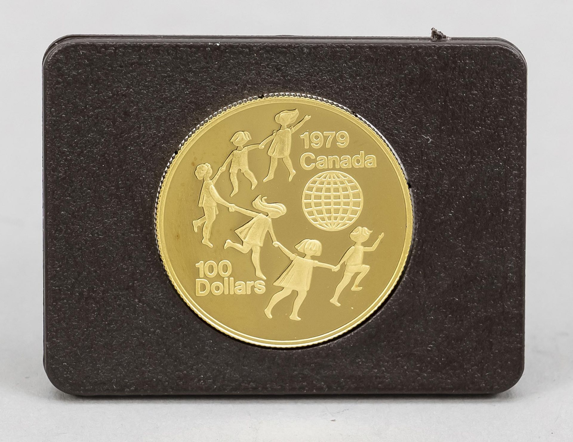 Gold coin ''100 Dollar 1979'' (Canada), VS Queen Elizabeth II, RS 6 children dancing around globe,