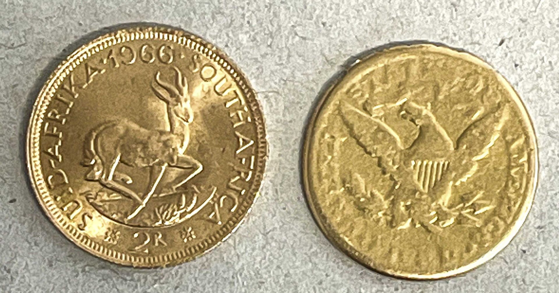 2 gold coins: 1x South Africa, 2 Rand, bust Jan van Riebeck, inscription Unity is strength Eendrag - Image 2 of 2