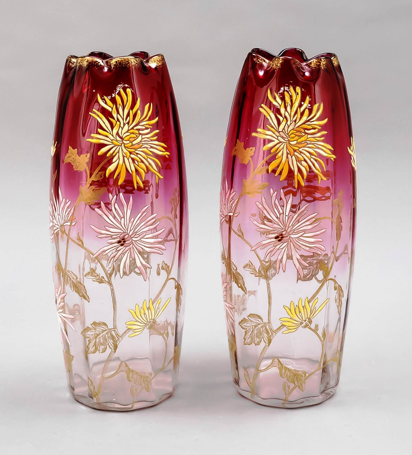 Paar große Vasen, Anf. 20. Jh. - Bild 2 aus 2