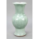 Seladon-Vase, China, 20.Jh., S