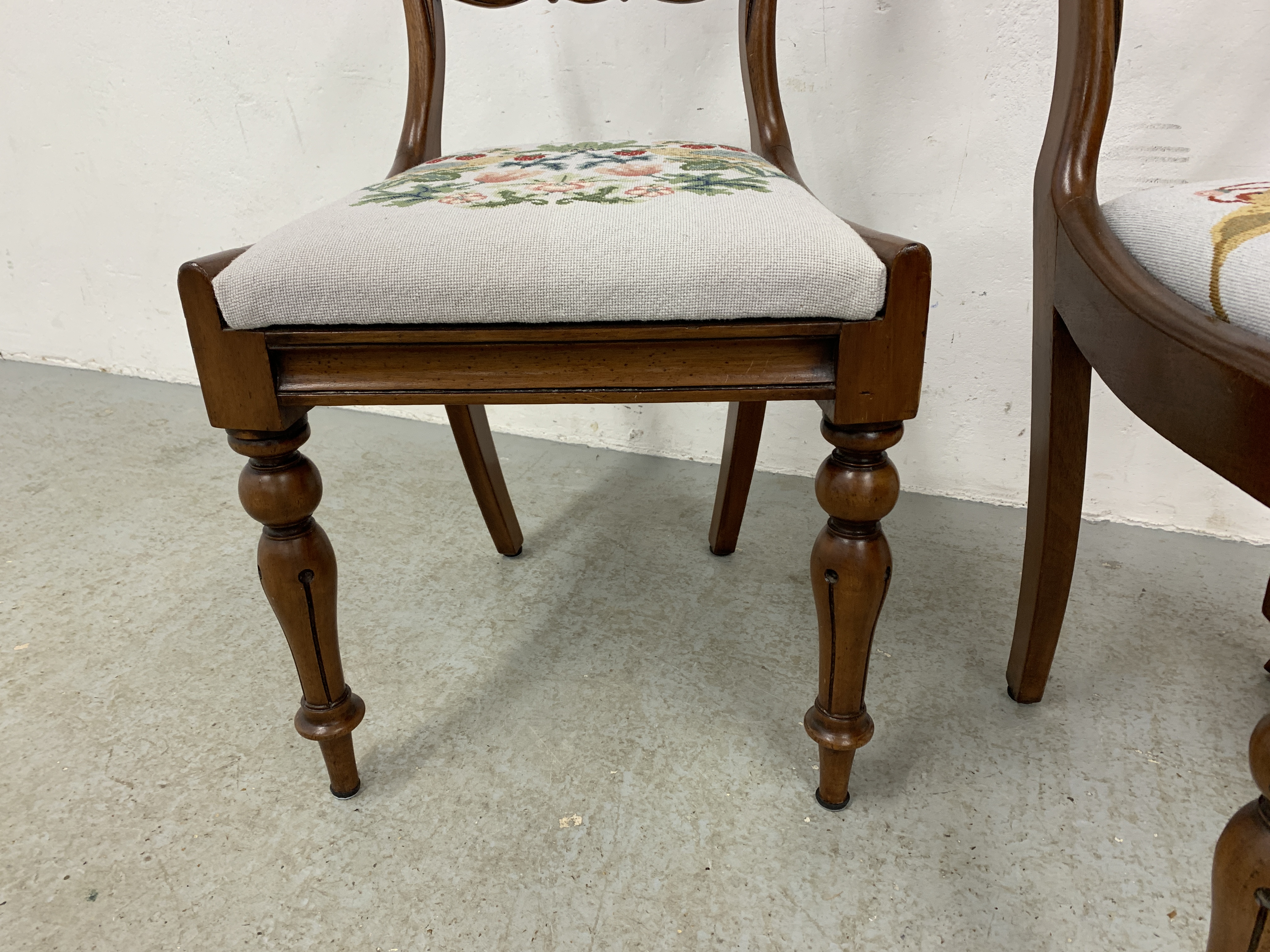 A PAIR OF VICTORIAN SIDE CHAIRS WITH HAND EMBROIDERED DROP IN SEATS. - Image 9 of 9