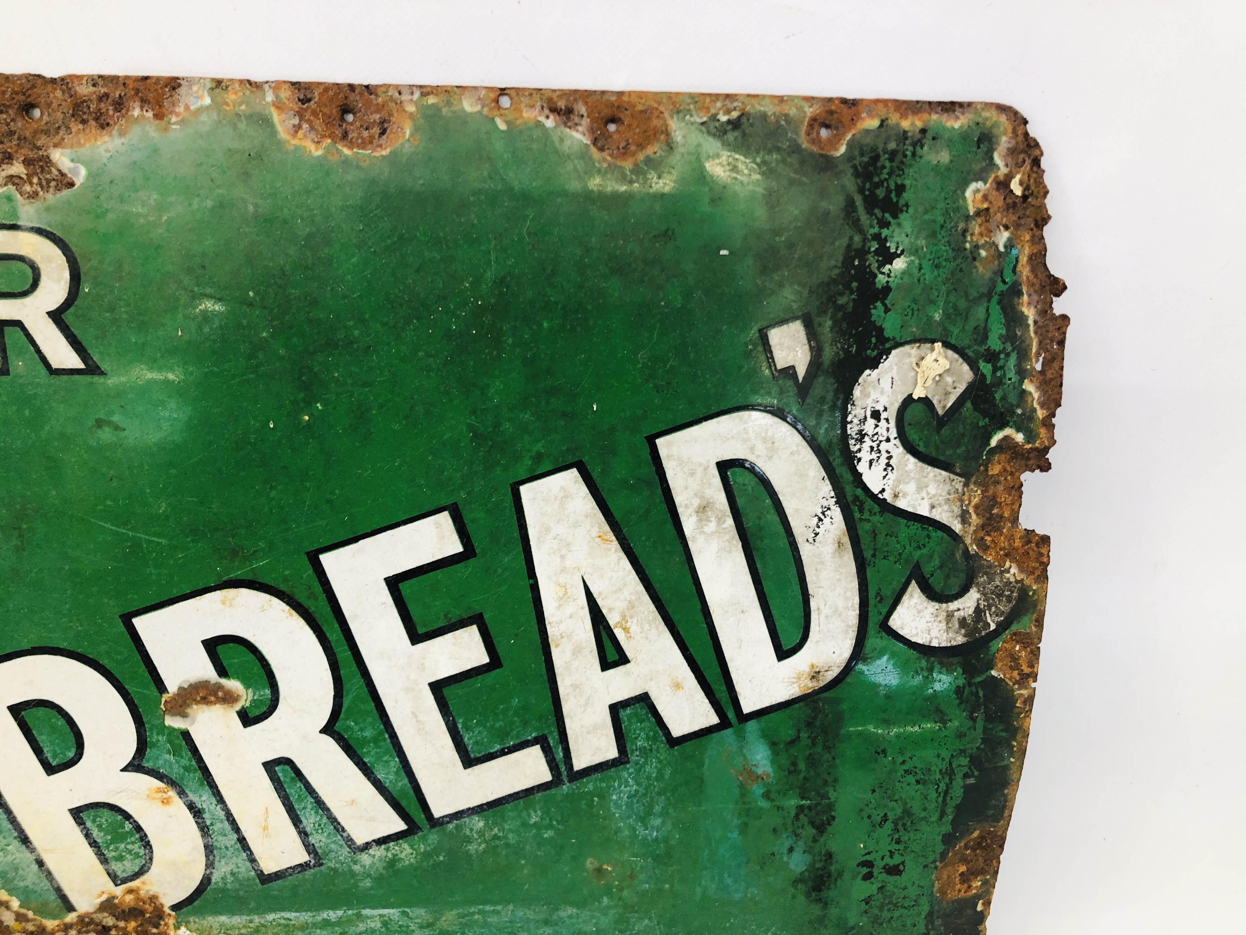 A VINTAGE "ASK FOR WHITBREAD STOUT AND ALE" ENAMEL ADVERTISING SIGN - W 69CM. H 53CM. - Image 3 of 6
