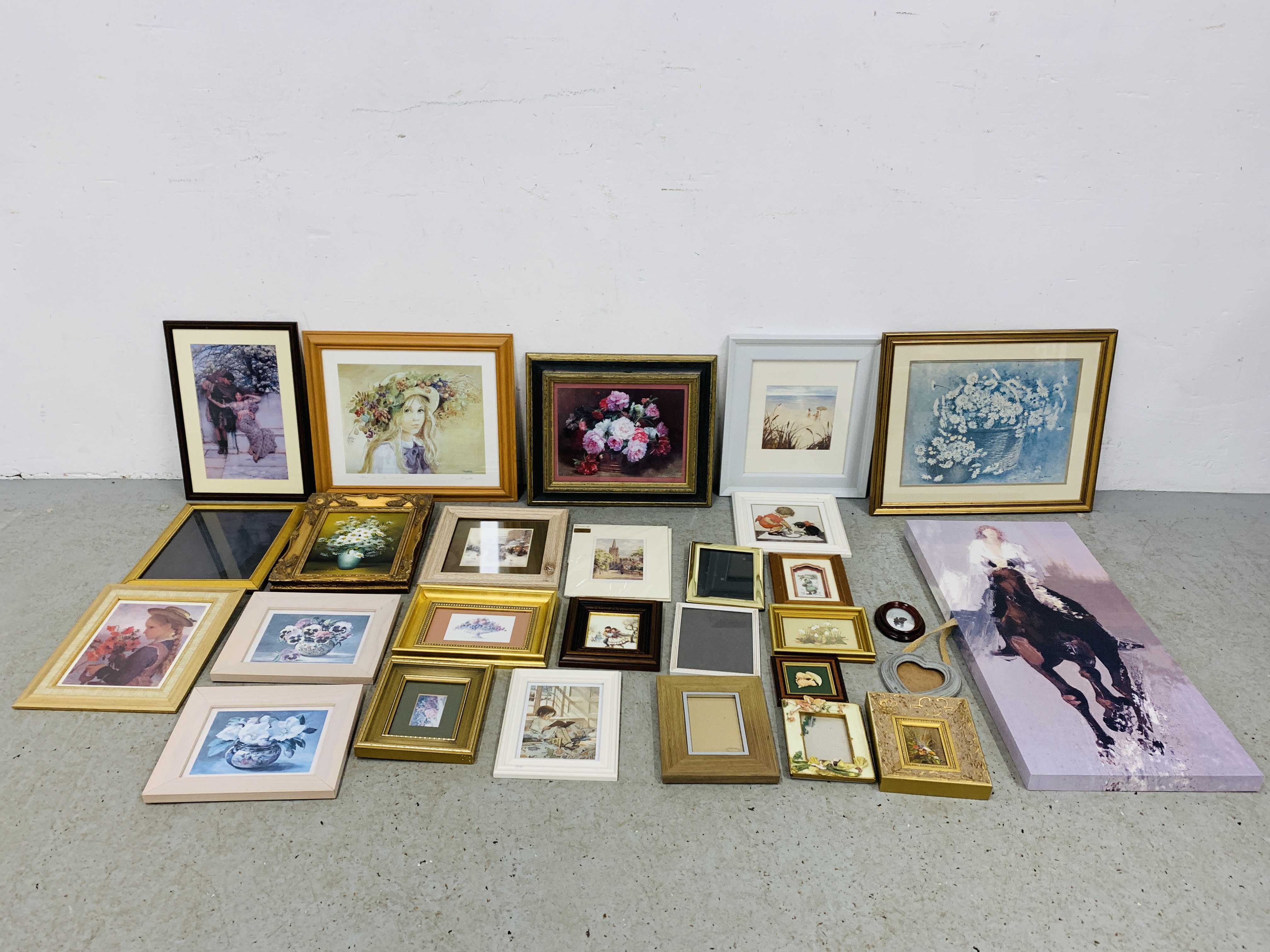 A BOX CONTAINING A COLLECTION OF MODERN FRAMED PICTURES AND PRINTS,