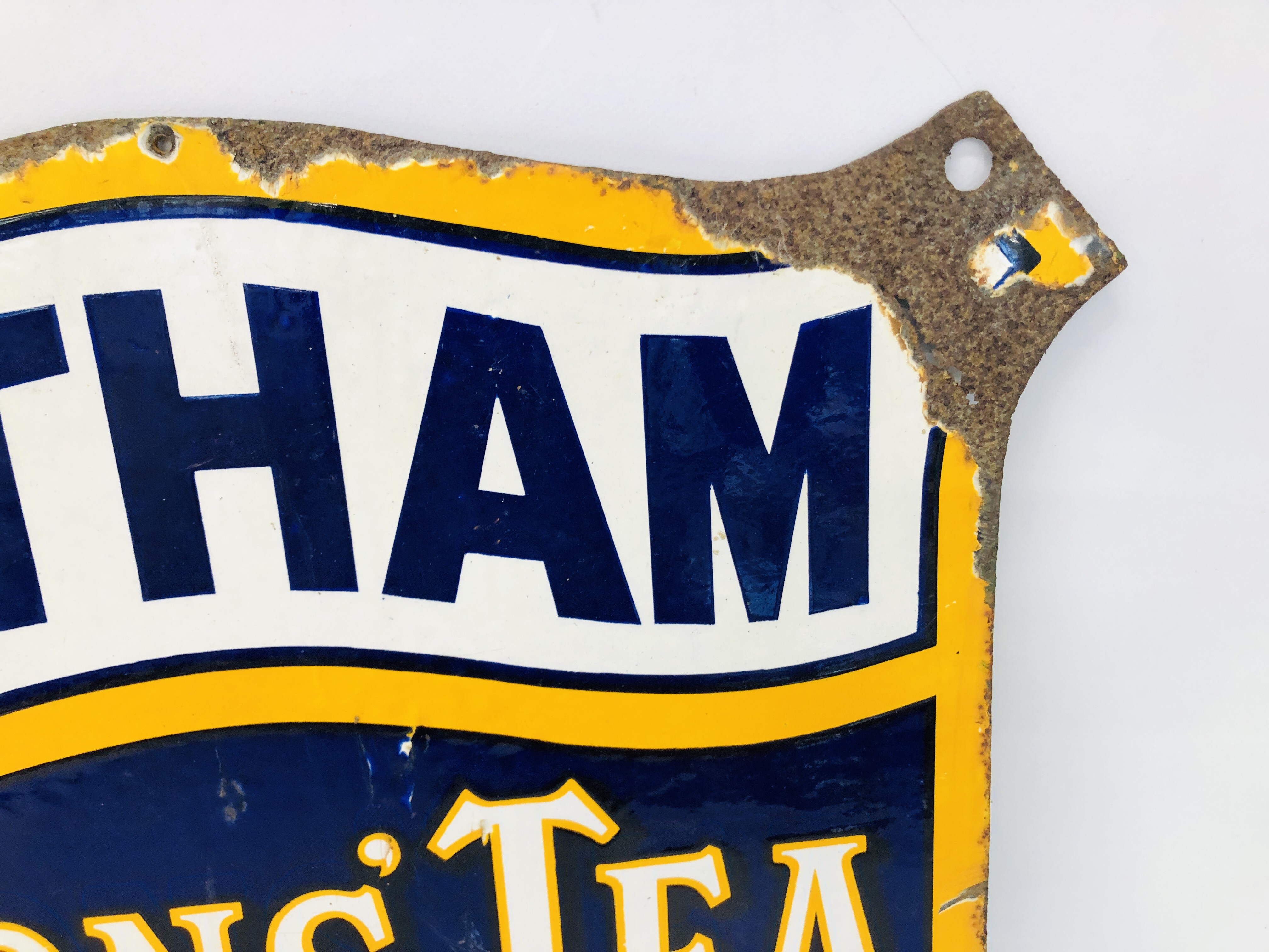 A VINTAGE "WITHAM LYONS' TEA SOLD HERE" ENAMEL ADVERTISING SIGN - W 56CM. H 46CM. - Image 3 of 6