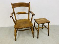 AN ANTIQUE ELM SEATED BAR BACK ELBOW CHAIR AND ELM SEAT STOOL