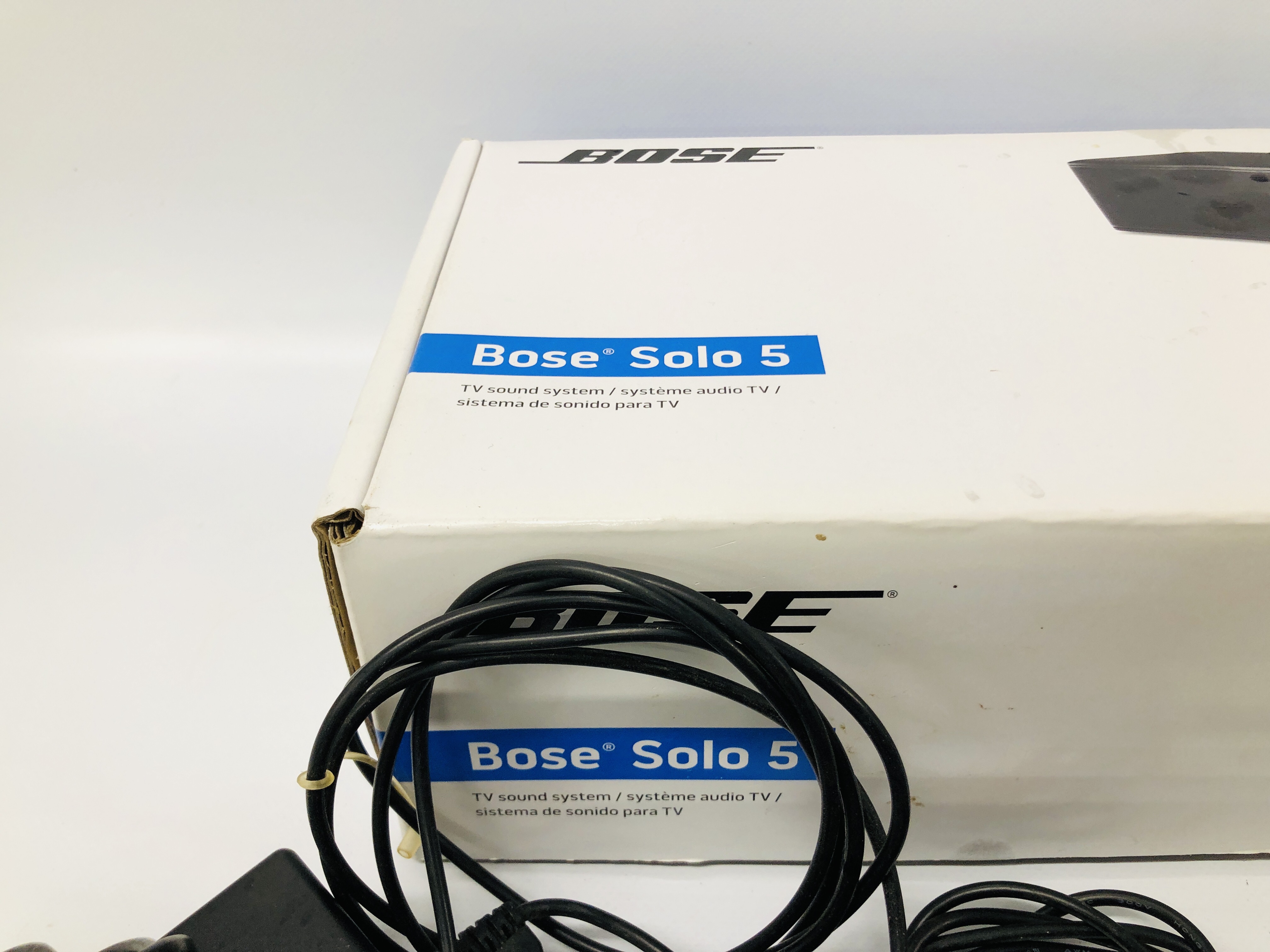 A BOSE SOLO 5 TV SOUND SYSTEM WITH REMOTE - SOLD AS SEEN - Image 2 of 3