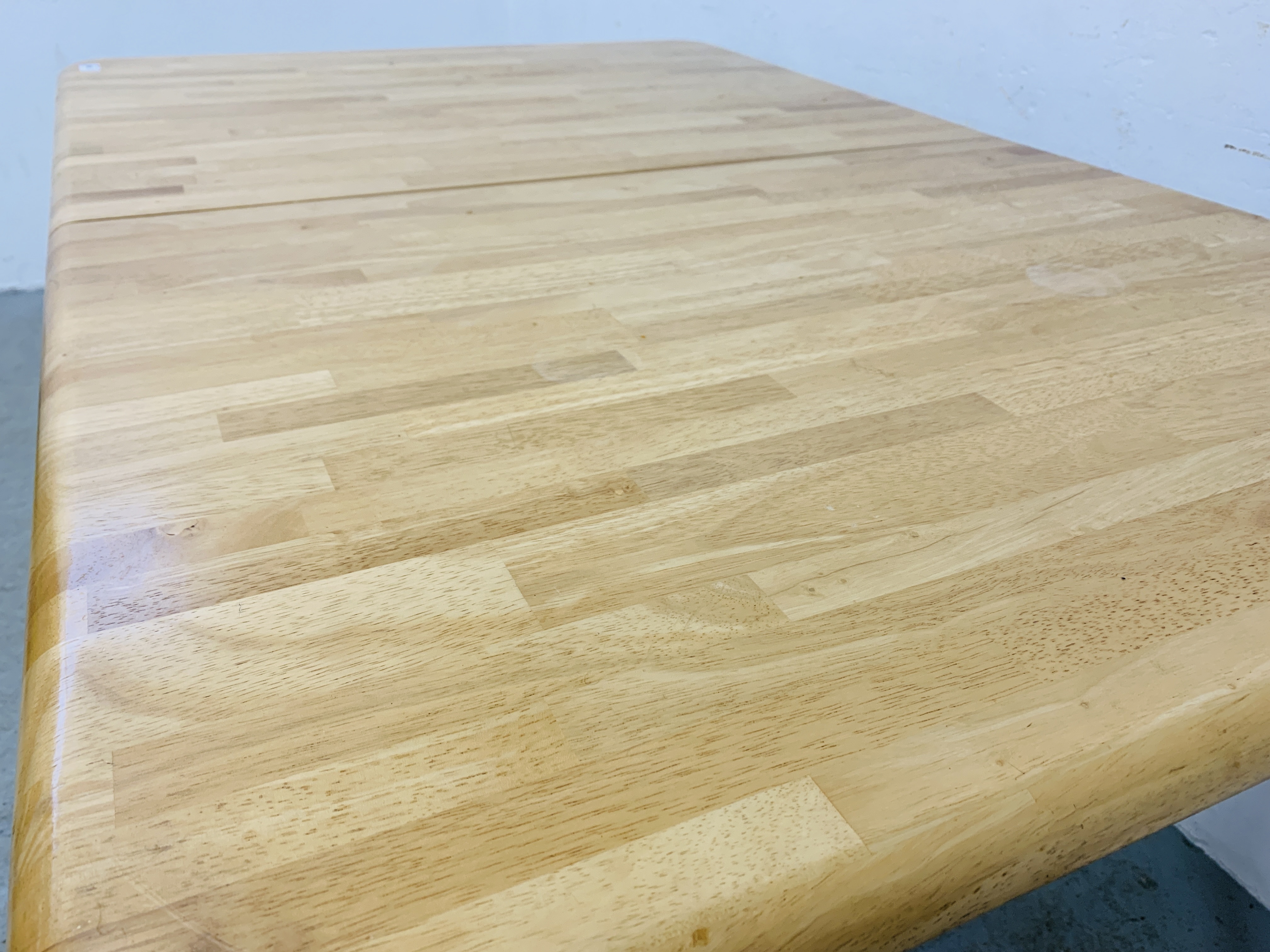 A BLACK BEECH WOOD EFFECT TOP DINING TABLE - W X D - Image 6 of 7