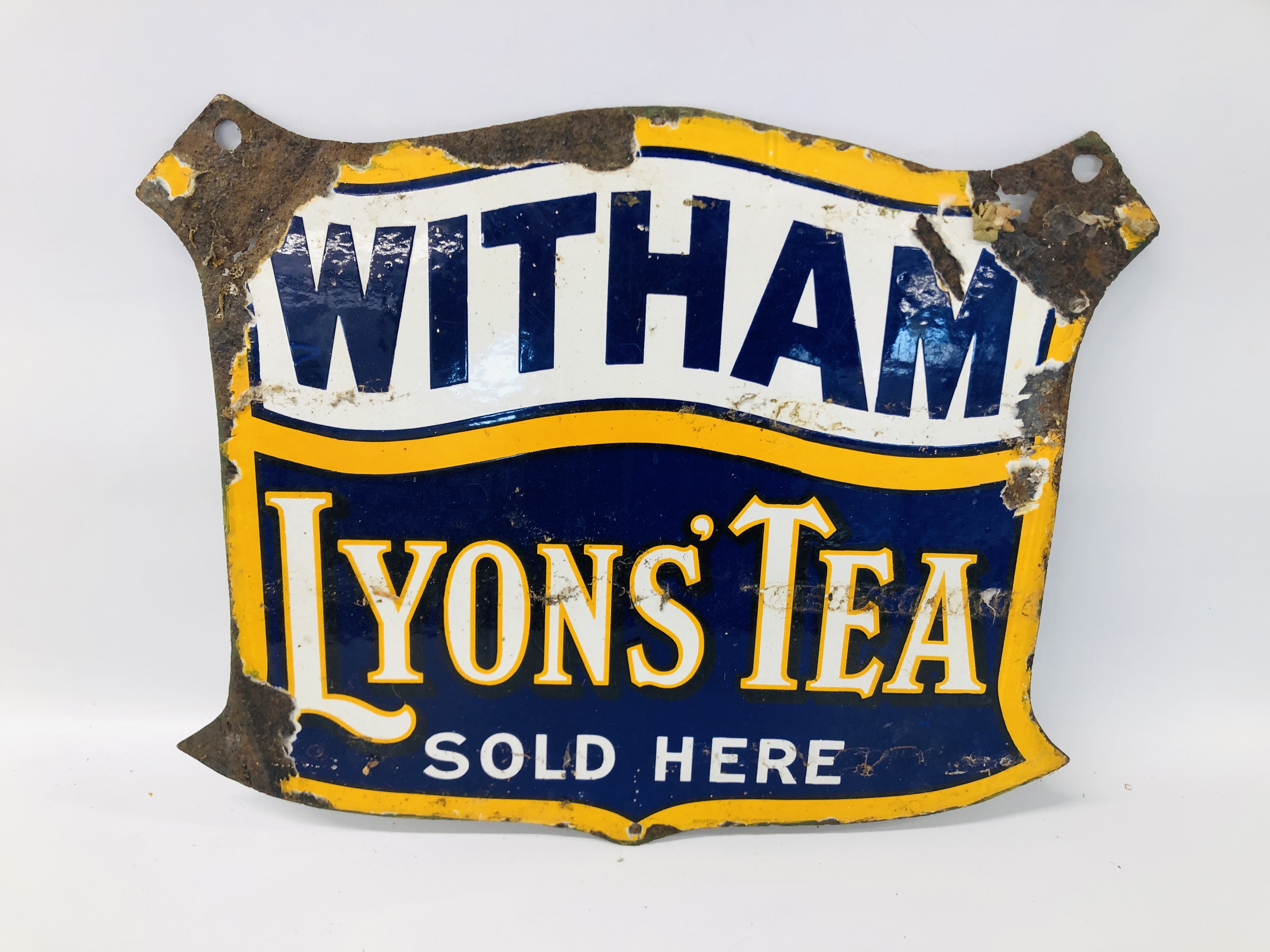 A VINTAGE "WITHAM LYONS' TEA SOLD HERE" ENAMEL ADVERTISING SIGN - W 56CM. H 46CM. - Image 6 of 6