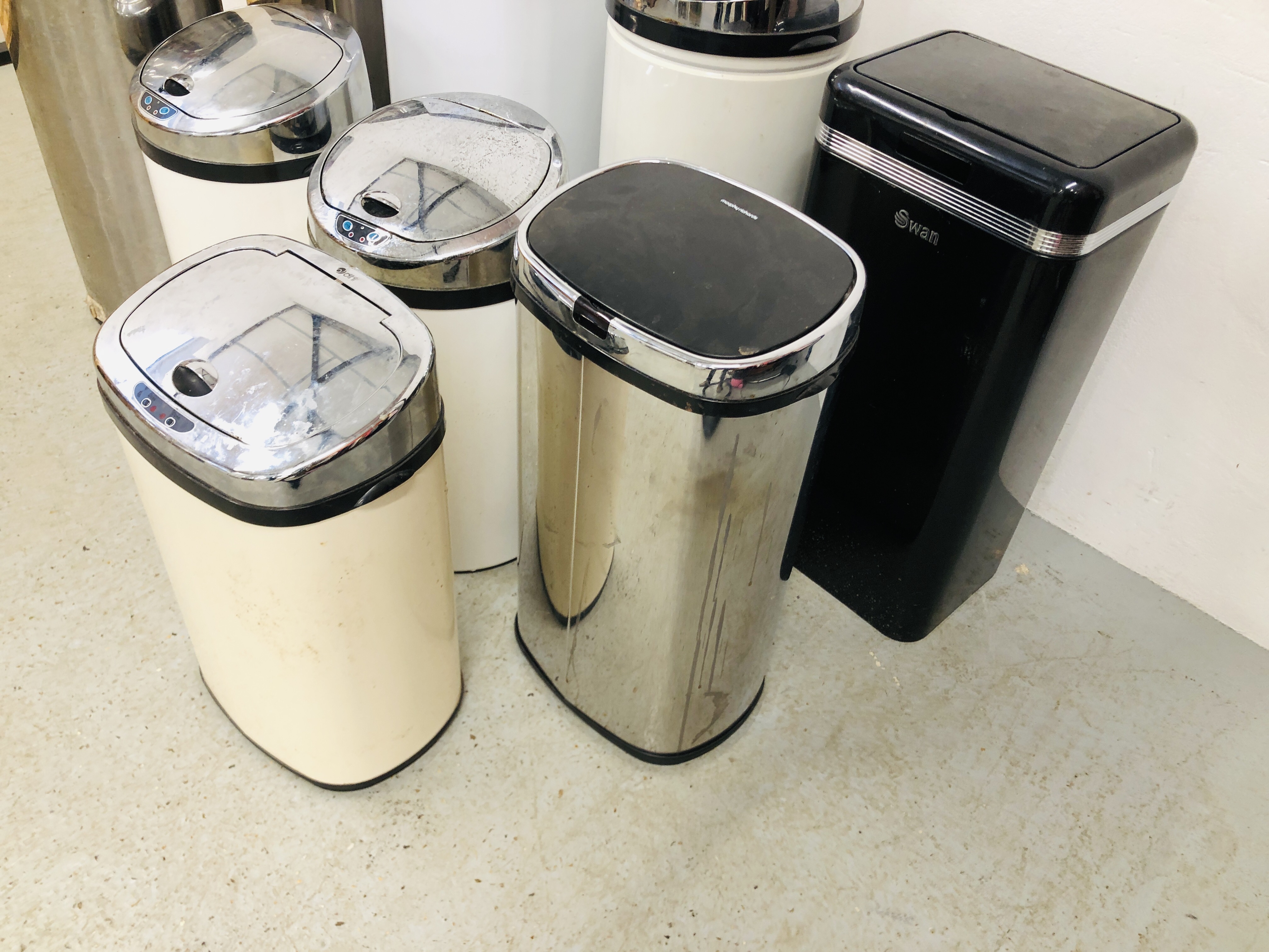 NINE VARIOUS WASTE BINS WITH ELECTRIC OPENING LIDS - Image 2 of 4