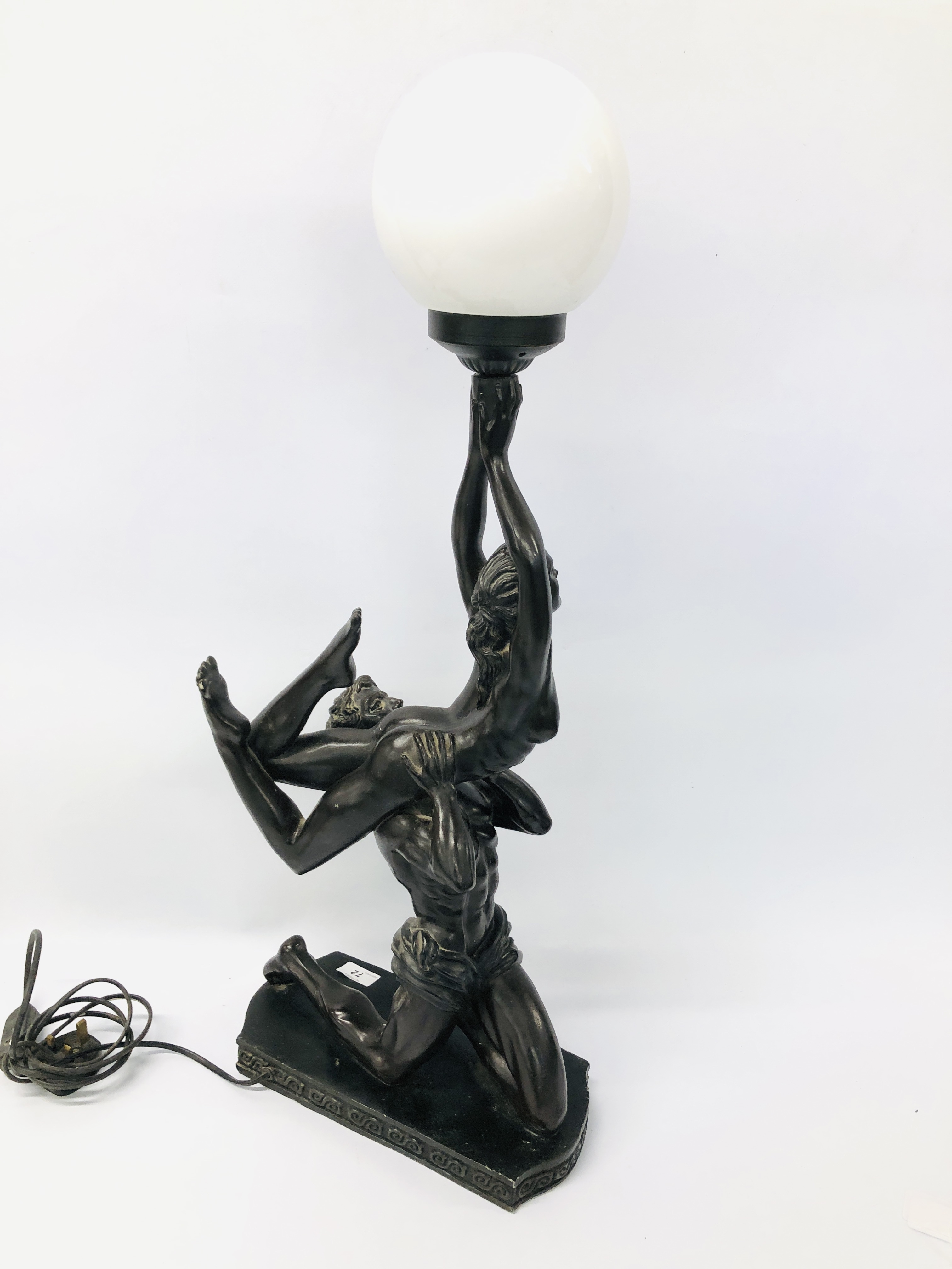 A MODERN ART DECO STYLE LAMP NUDE COUPLE, - Bild 5 aus 6